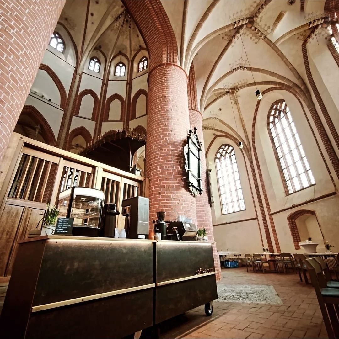 Der Tresen von coffeecord in einer historischen Location